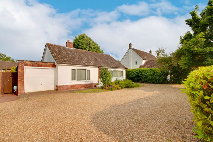 2 Bedroom Detached Bungalow For Sale In Potton Road, Hilton, PE28