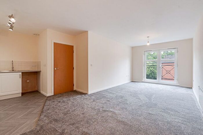 2 Bedroom Flat To Rent In Astley Brook Close, Bolton, BL1