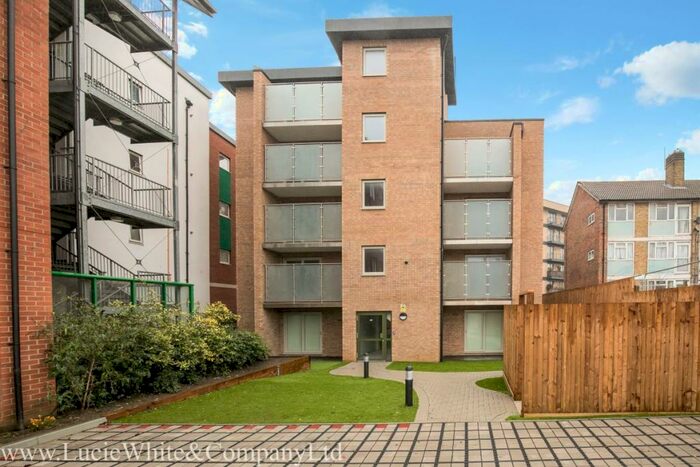 1 Bedroom Apartment To Rent In West Mount, West Croydon, CR0