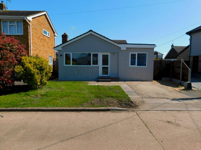 3 Bedroom Detached Bungalow To Rent In Thielen Road, Canvey Island, SS8