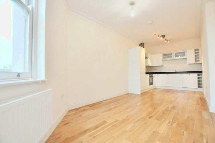 1 Bedroom Flat To Rent In Bethnal Green Road, London, E2