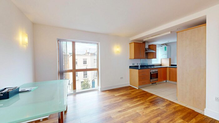 3 Bedroom Flat To Rent In Harrowby Street, London, W1H