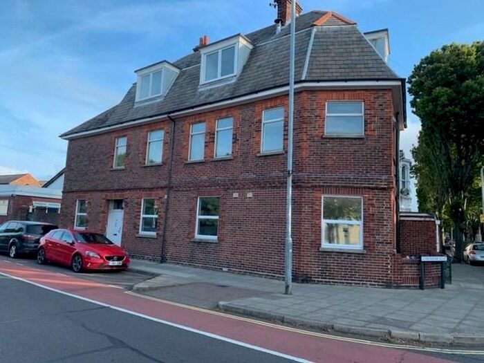 3 Bedroom Maisonette To Rent In Devonshire Avenue, Southsea, PO4