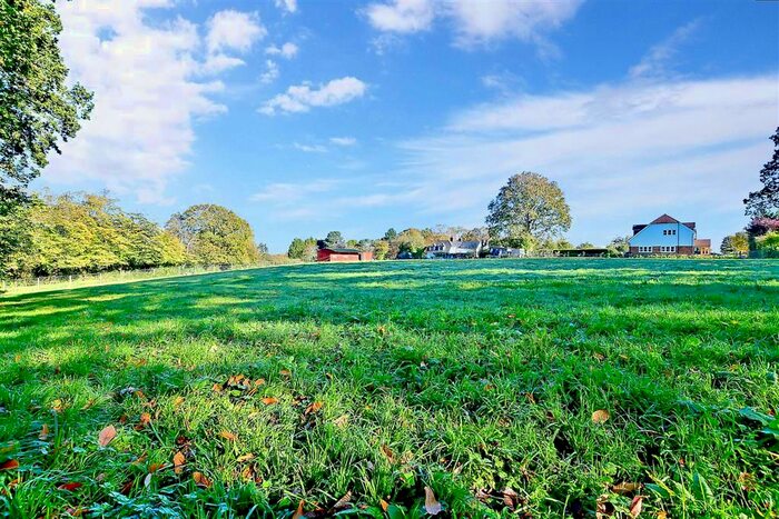 4 Bedroom Detached House For Sale In Peasmarsh Road, Beckley, Rye, East Sussex TN31