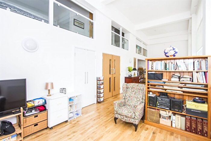 2 Bedroom Flat For Sale In Lee Street, Leicester, Leicestershire, LE1