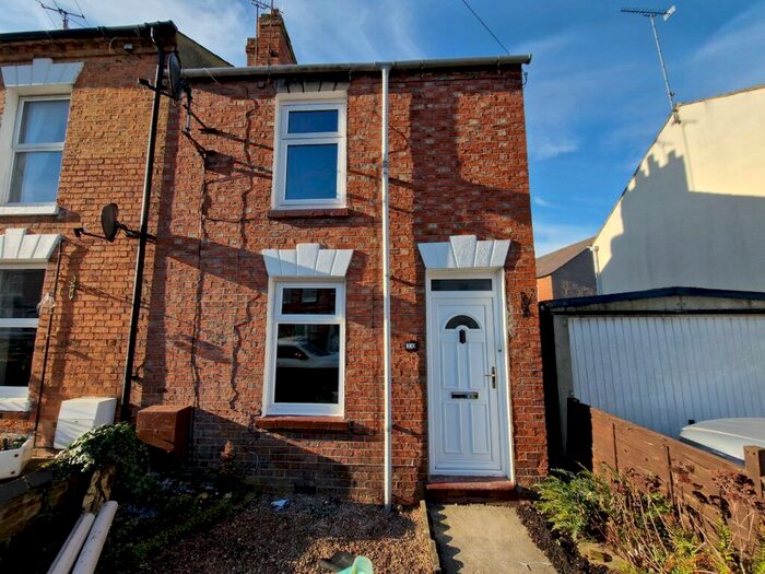 2 Bedroom End Of Terrace House To Rent In Centre Street, Banbury, Oxon, OX16