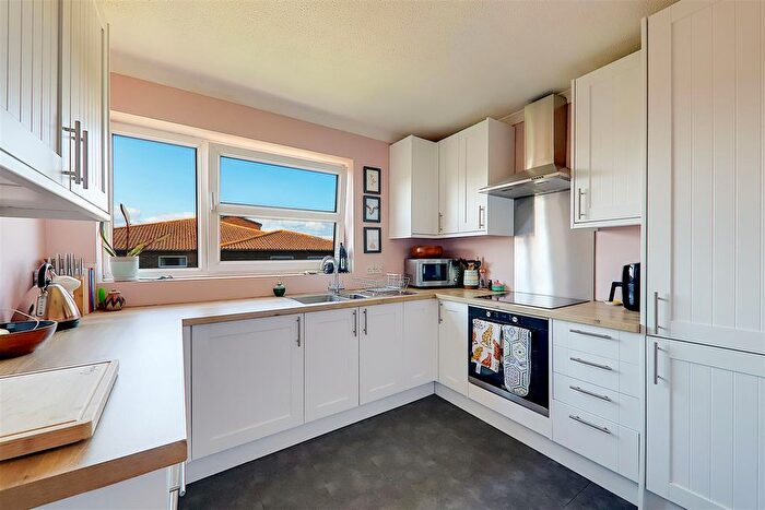 1 Bedroom Flat For Sale In Downview Road, Worthing, BN11