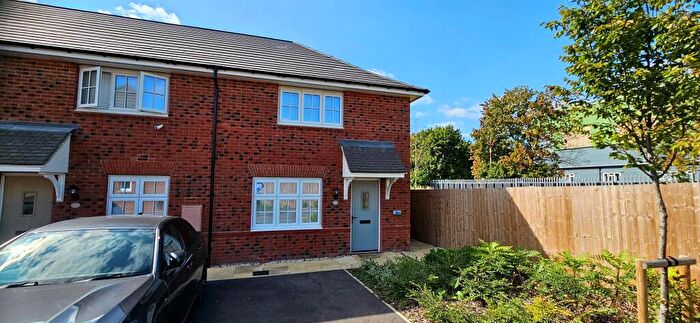 3 Bedroom End Of Terrace House For Sale In Slingsby Gardens, Newton, Nottingham, NG13
