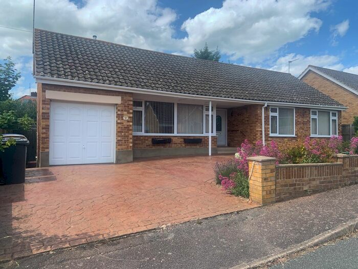 3 Bedroom Bungalow To Rent In Colneys Close, Sudbury, CO10