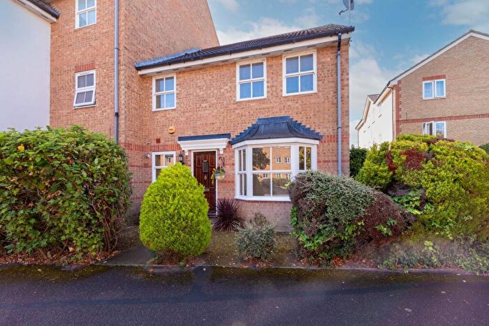 2 Bedroom End Of Terrace House For Sale In Maplin Park, Langley, SL3