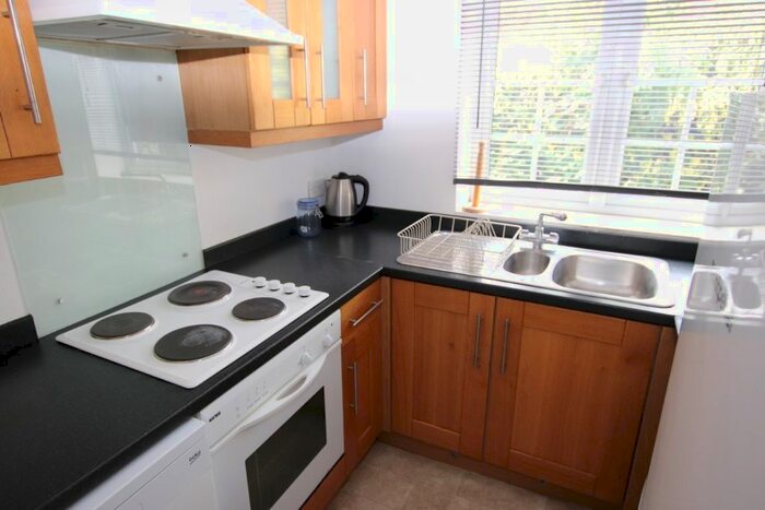 1 Bedroom Flat To Rent In Swan Place, Reading, RG1