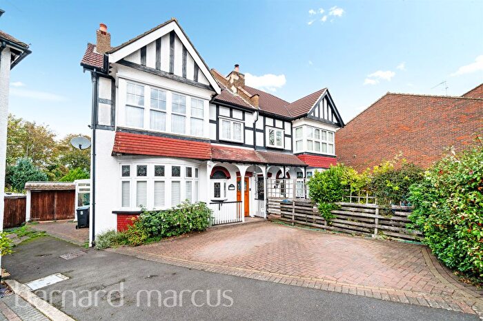 4 Bedroom Semi-Detached House For Sale In Florence Road, South Croydon, CR2