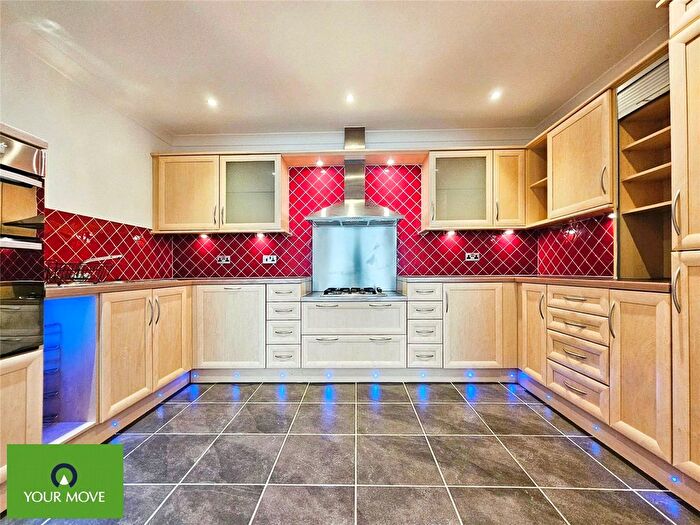 2 Bedroom Flat To Rent In Foreland Heights, Broadstairs, Kent, CT10