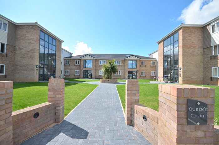 2 Bedroom Flat To Rent In Chichester Close, Gillingham, ME8