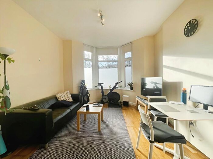1 Bedroom Apartment To Rent In Albany Road, Cardiff, CF24