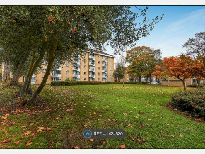 1 Bedroom Flat To Rent In Smithwood Close, London, SW19