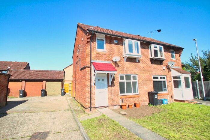 3 Bedroom End Of Terrace House To Rent In Hookstone Way, Woodford Green, IG8
