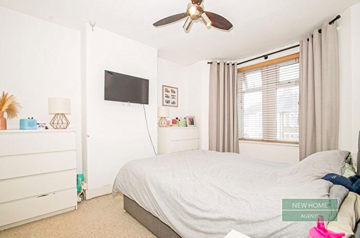 3 Bedroom Terraced House For Sale In Finchley Road, Fairwater, Cardiff, CF5