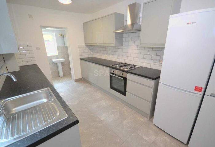 6 Bedroom Terraced House To Rent In Grange Avenue, Earley, Reading, Berkshire, RG6