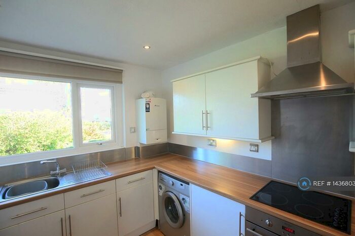 1 Bedroom Flat To Rent In Moortown, Leeds, LS17