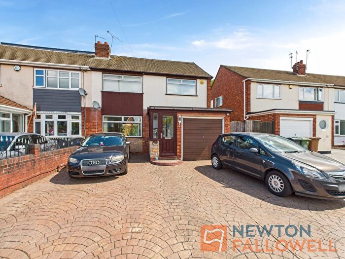 3 Bedroom Semi-Detached House To Rent In Balmoral Drive, Willenhall, WV12