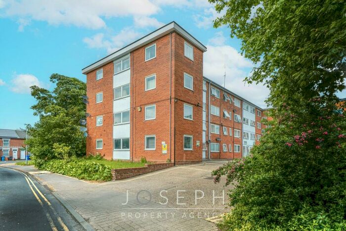 Apartment To Rent In Chevallier Street, Ipswich, IP1