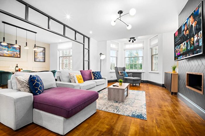 2 Bedroom Flat To Rent In Hagley Road, Birmingham, B16