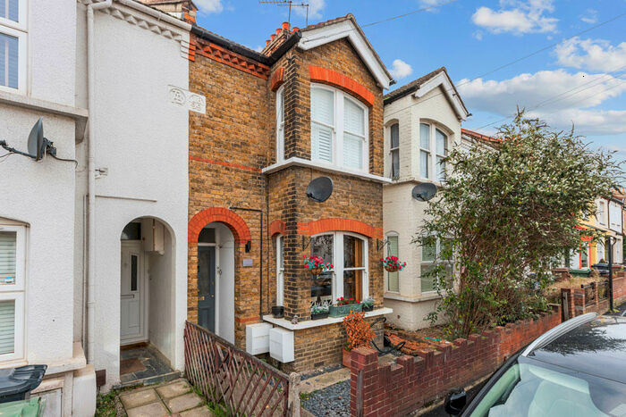 1 Bedroom Flat To Rent In Stanley Road, North Chingford, E4