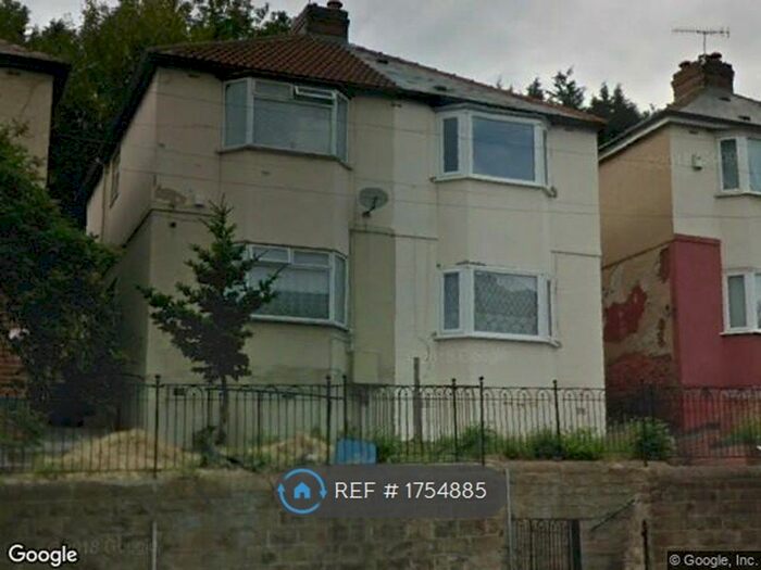 3 Bedroom Semi-Detached House To Rent In Firth Park Road, Sheffield, S5