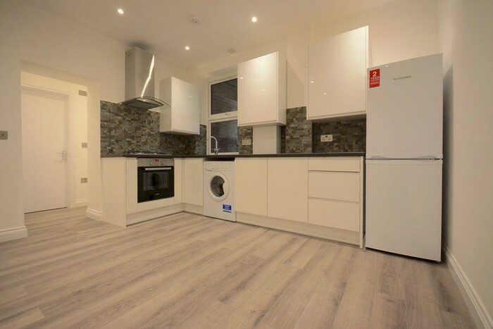 1 Bedroom Apartment To Rent In Kings Road, Fleet, GU51