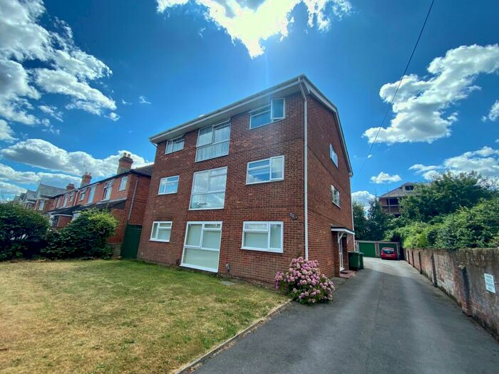 1 Bedroom Apartment To Rent In Oakley Road, Shirley, SO16