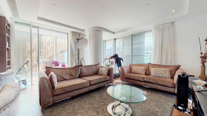 2 Bedroom Flat To Rent In Circus Road West, London, SW11