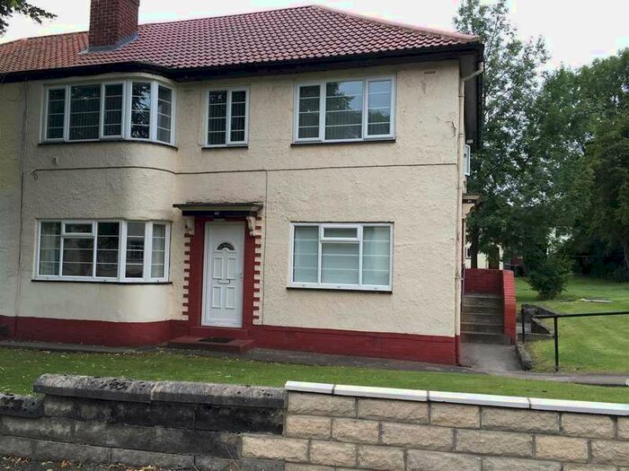 2 Bedroom Flat To Rent In Sandringham Crescent, Moortown, Leeds, LS17