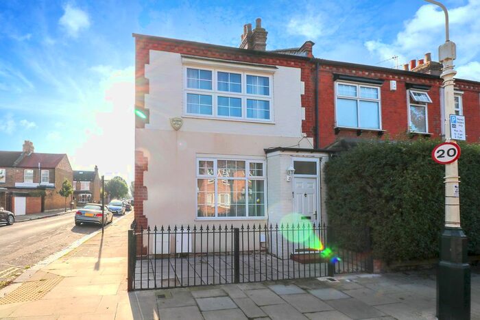 2 Bedroom End Of Terrace House To Rent In Balfour Road, London, W13