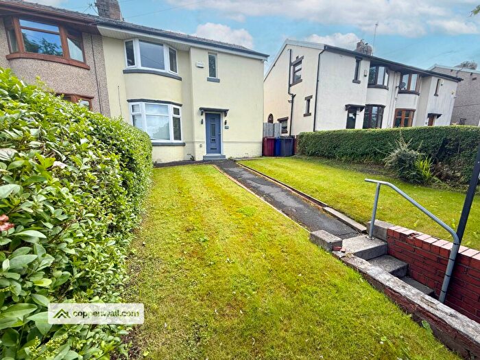 3 Bedroom Semi-Detached House For Sale In Rossendale Road, Burnley, Lancashire, BB11