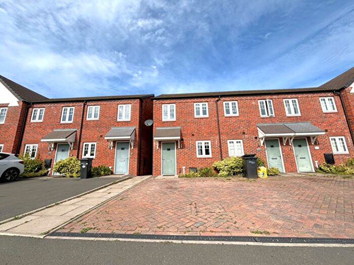 2 Bedroom Terraced House To Rent In Meadow Way, Tamworth, Staffordshire, B79