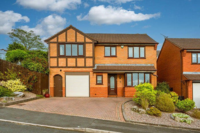 4 Bedroom Detached House For Sale In Wellington Close, Kingswinford, DY6