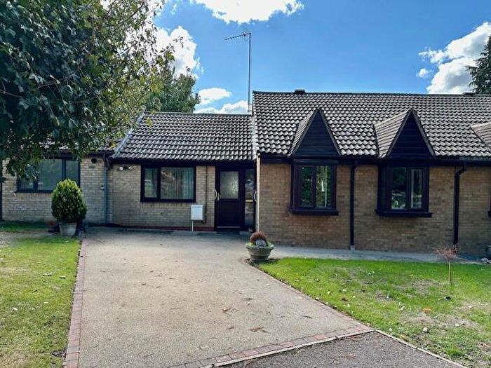 2 Bedroom Bungalow For Sale In Rectory Walk, Barton Seagrave, Kettering, NN15