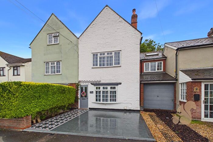 3 Bedroom Semi-Detached House For Sale In Gosbecks Road, Colchester, CO2
