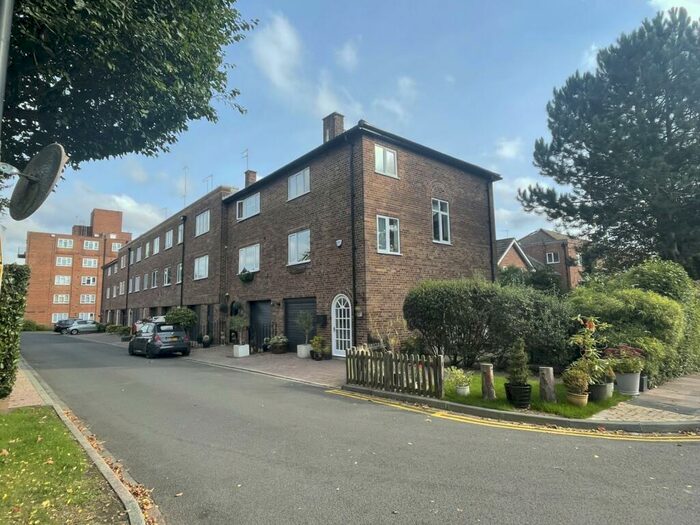 3 Bedroom House To Rent In West Drive, Edgbaston, Birmingham, B5