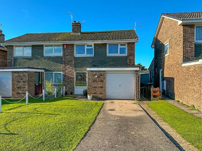 3 Bedroom Semi-Detached House For Sale In Godwin Drive, Nailsea, North Somerset, BS48