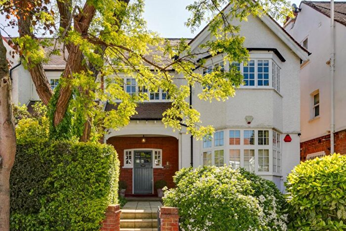 3 Bedroom Apartment For Sale In Briardale Gardens, London, NW3