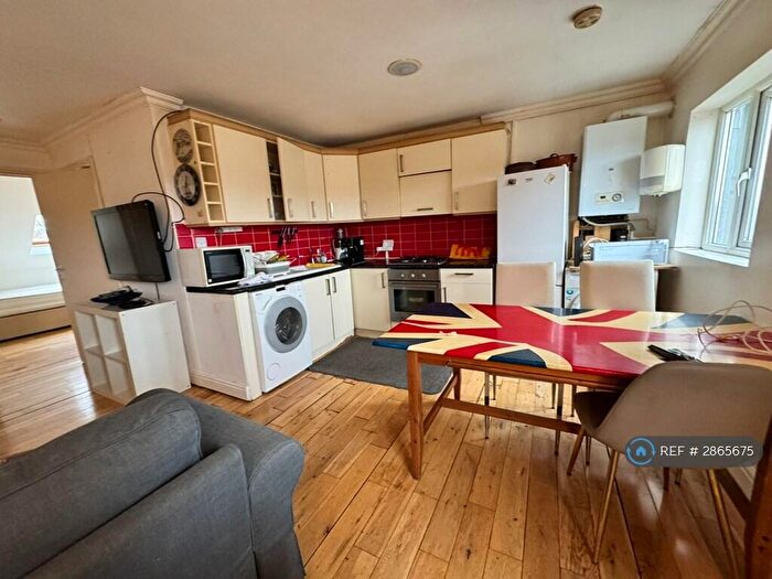 2 Bedroom Flat To Rent In Old Church Road, Chingford, E4