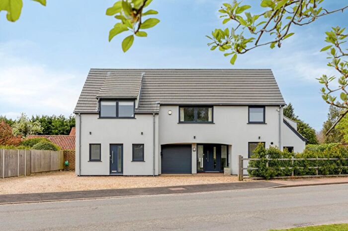 5 Bedroom Detached House For Sale In Detached Versatile Family Home In North Wootton, PE30
