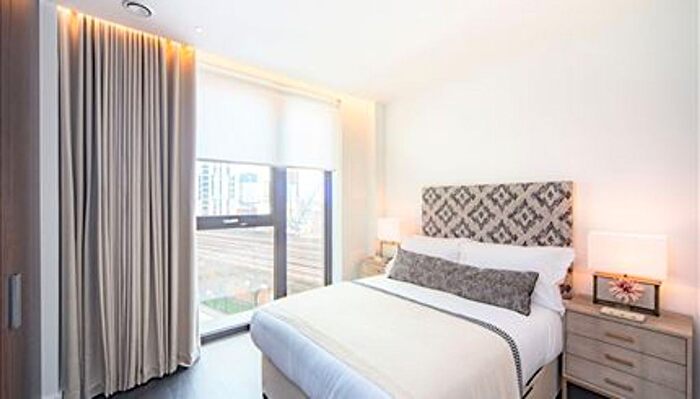 2 Bedroom Flat To Rent In Charles Clowes Walk, London, SW11