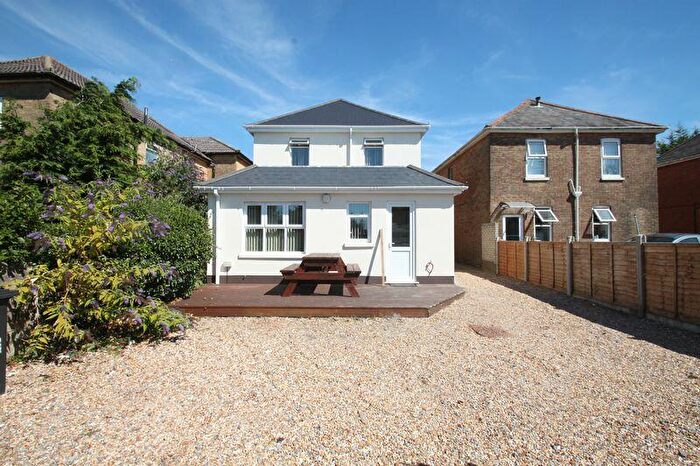 7 Bedroom Detached House To Rent In Student Home, Wallisdown, BH12