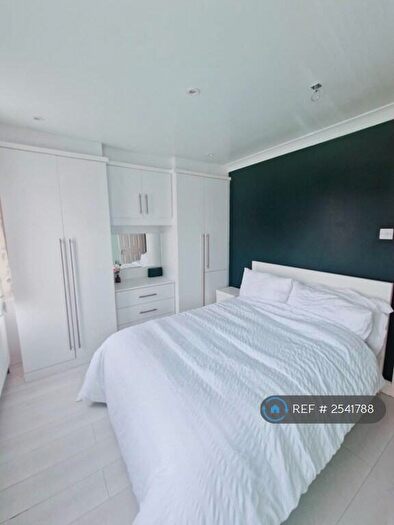 3 Bedroom Terraced House To Rent In Gloucester Road, Croydon, CR0