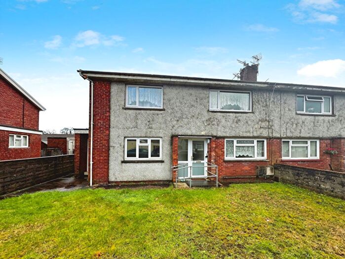 2 Bedroom Flat For Sale In Maesglas, Tondu, CF32
