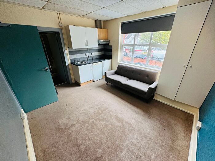 Studio To Rent In London Road, Thornton Heath, CR7