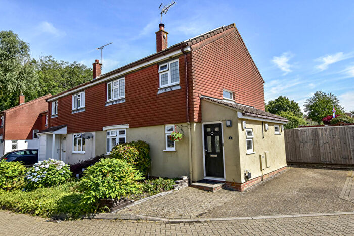 3 Bedroom Semi-Detached House For Sale In Lysander Close, Hemel Hempstead, HP3